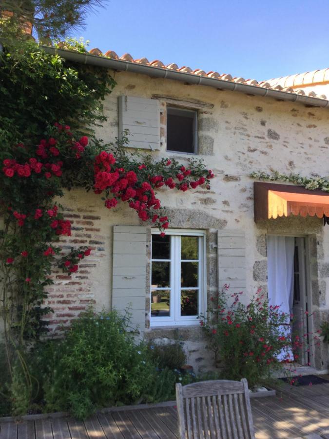 Les Epis Du Vent Bed and Breakfast Adilly Εξωτερικό φωτογραφία