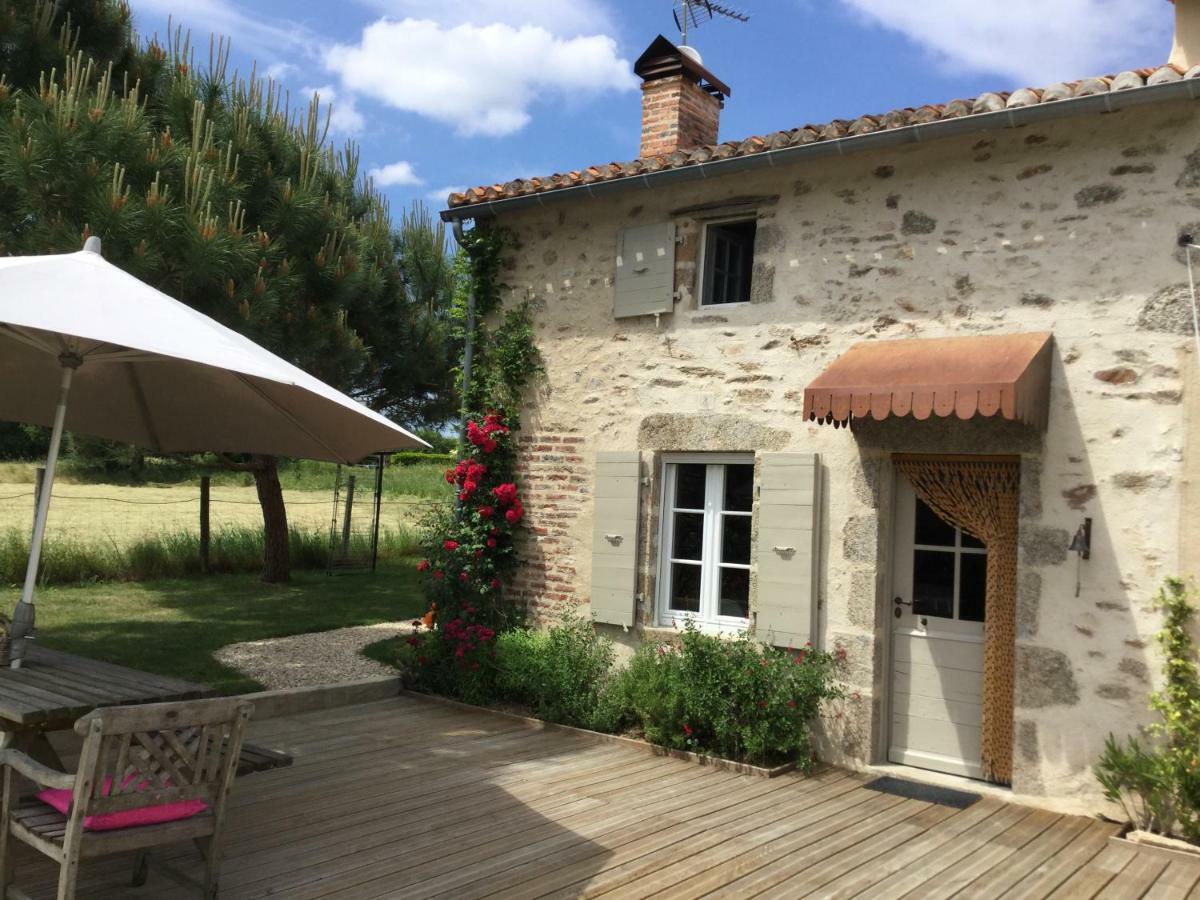 Les Epis Du Vent Bed and Breakfast Adilly Εξωτερικό φωτογραφία