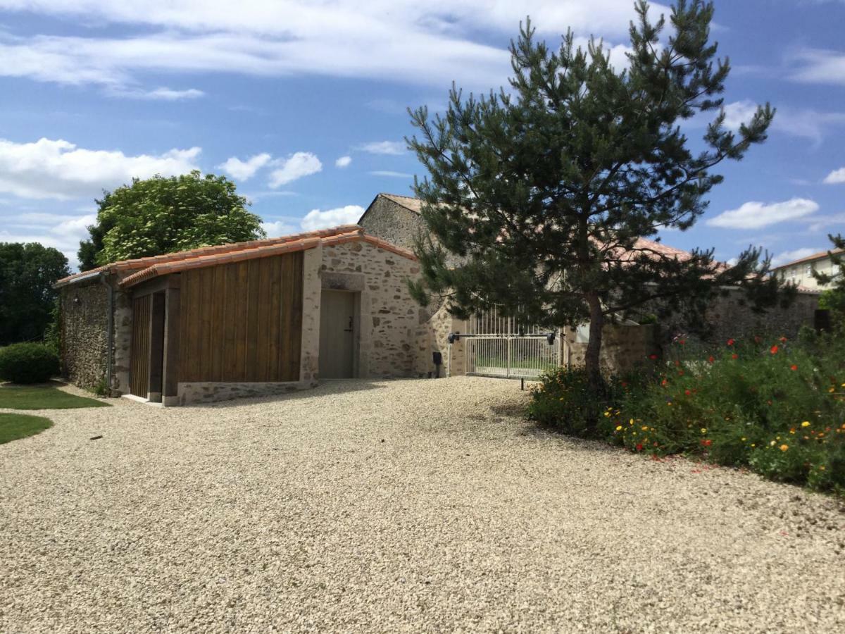 Les Epis Du Vent Bed and Breakfast Adilly Εξωτερικό φωτογραφία