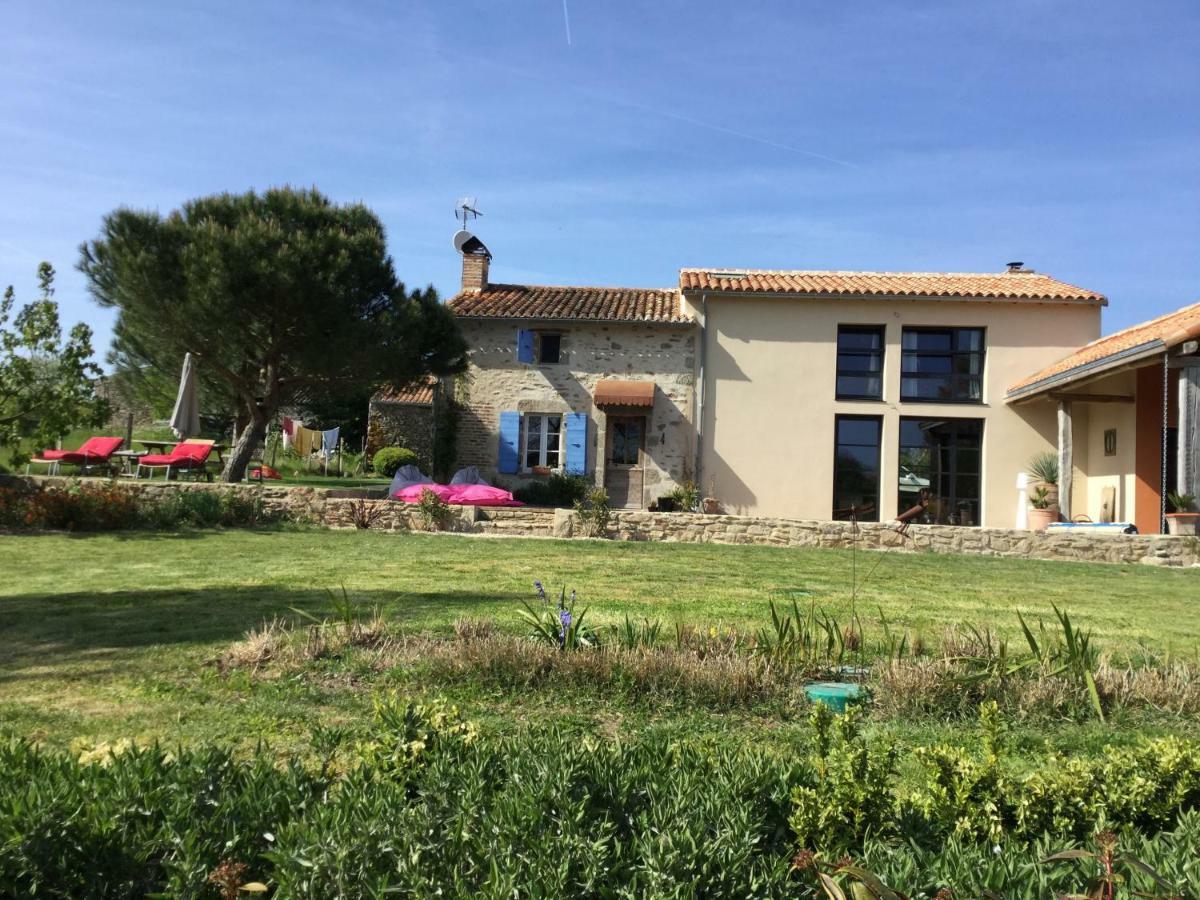 Les Epis Du Vent Bed and Breakfast Adilly Εξωτερικό φωτογραφία